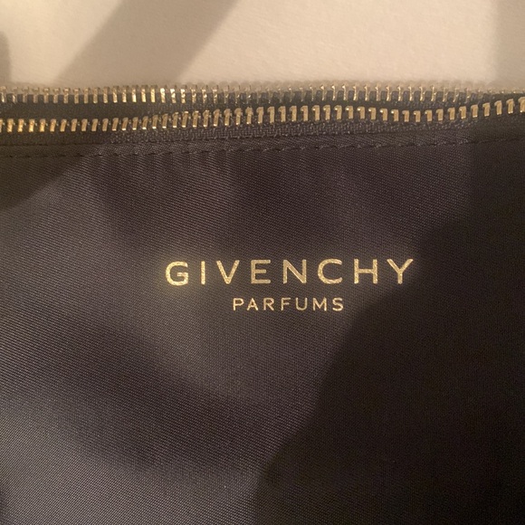 Givenchy (brand new) large black & gold tote bag - Picture 6 of 8